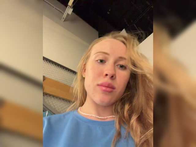 Accedi alla chat con il nickname LiiBaby LiiBaby