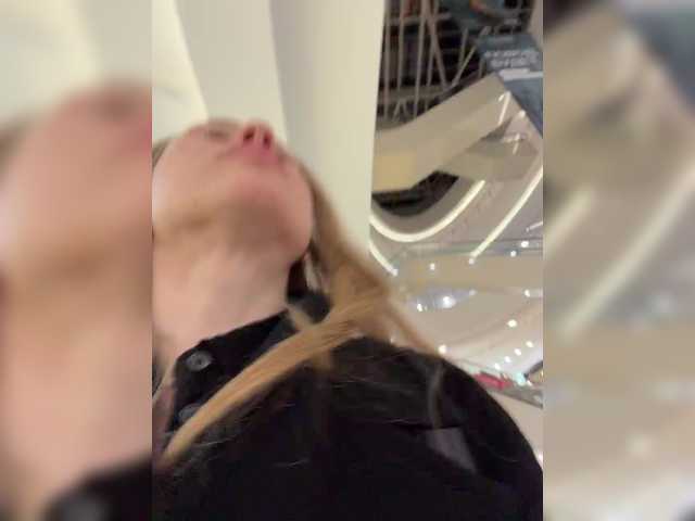 Entrez le videochat erotique avec le
modèle LiiBaby LiiBaby