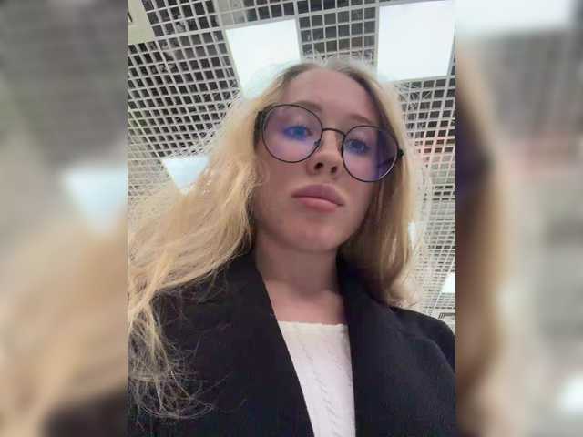 Entra en el chat con el modelo LiiBaby LiiBaby