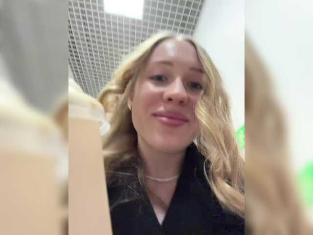 Accedi alla chat con il nickname LiiBaby LiiBaby