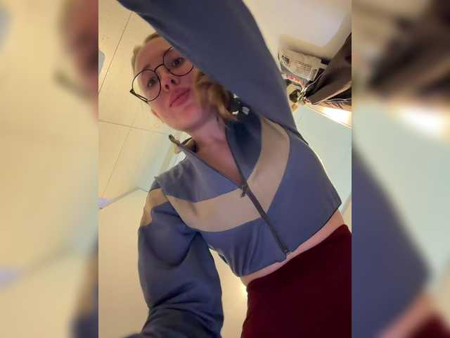 Entra en el chat con el modelo LiiBaby LiiBaby