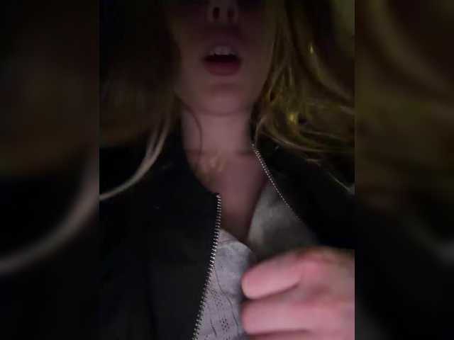 Accedi alla chat con il nickname LiiBaby LiiBaby