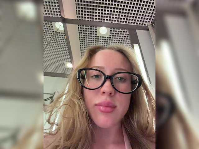 Entrez le videochat erotique avec le
modèle LiiBaby LiiBaby