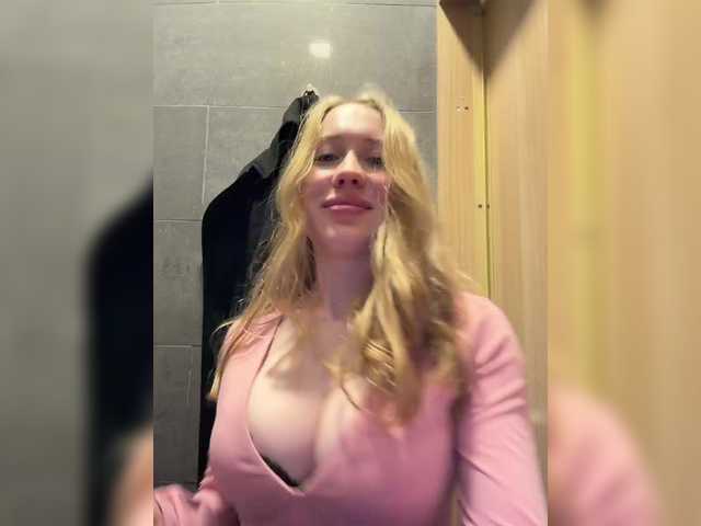 Accedi alla chat con il nickname LiiBaby LiiBaby