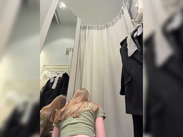 Accedi alla chat con il nickname LiiBaby LiiBaby