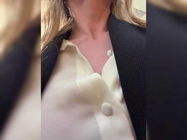 Entrez le videochat erotique avec le
modèle LiiBaby LiiBaby