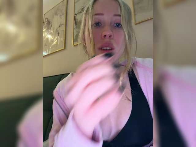 Accedi alla chat con il nickname LiiBaby LiiBaby