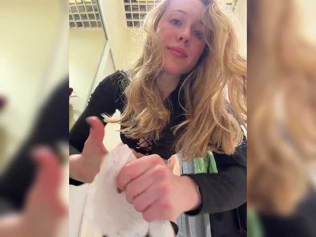 Accedi alla chat con il nickname LiiBaby LiiBaby