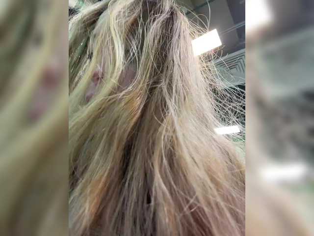 Accedi alla chat con il nickname LiiBaby LiiBaby