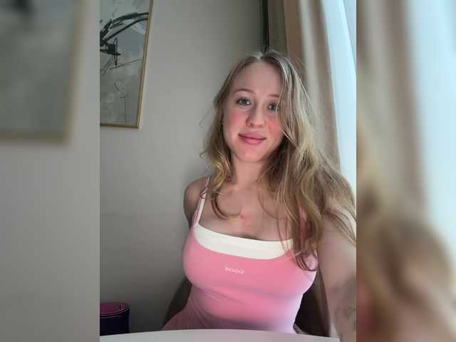 Entrez le videochat erotique avec le
modèle LiiBaby LiiBaby