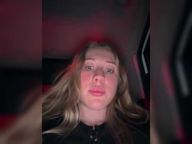 Entra en el chat con el modelo LiiBaby LiiBaby