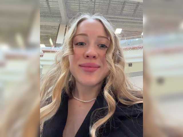 Entra en el chat con el modelo LiiBaby LiiBaby