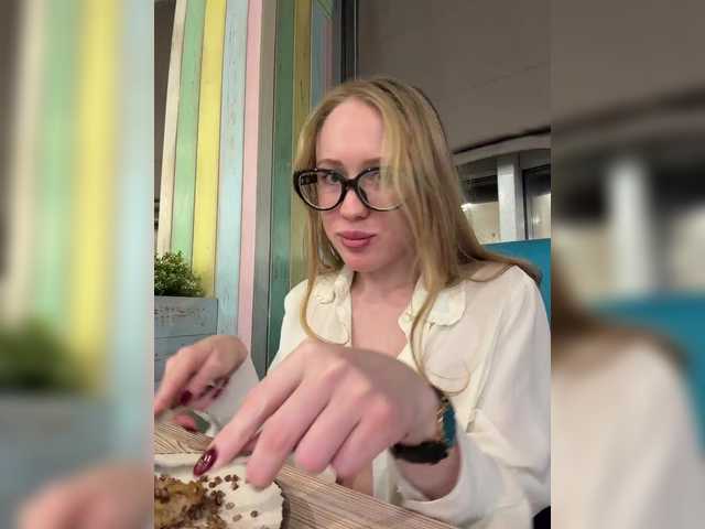 Accedi alla chat con il nickname LiiBaby LiiBaby