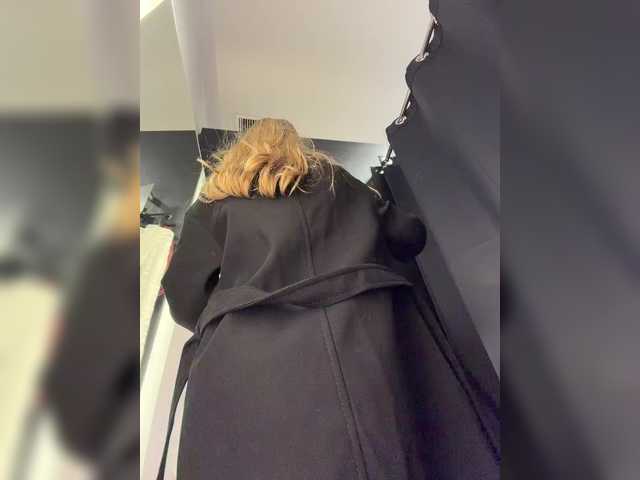 Accedi alla chat con il nickname LiiBaby LiiBaby