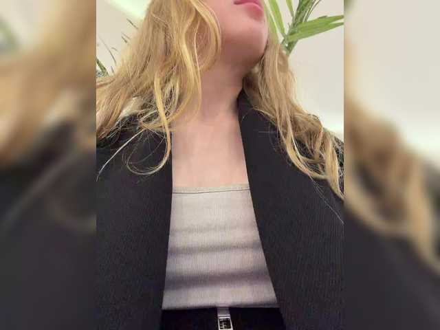 Accedi alla chat con il nickname LiiBaby LiiBaby