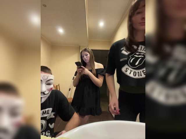 Entrez le videochat erotique avec le
modèle TOKEHbl_TPATb_TyT TOKEHbl_TPATb_TyT