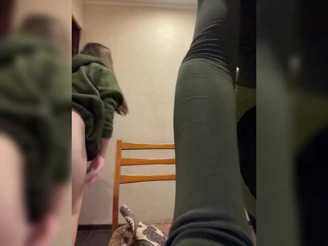 Entrez le videochat erotique avec le
modèle AHAHAC_HAXPEH_B_yHuTa3 AHAHAC_HAXPEH_B_yHuTa3