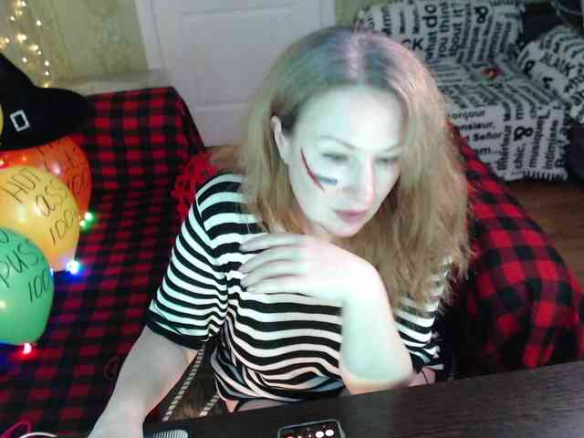 MeganIris webcam