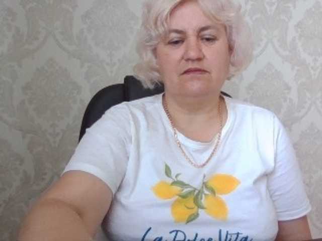 AngelaFamez webcam