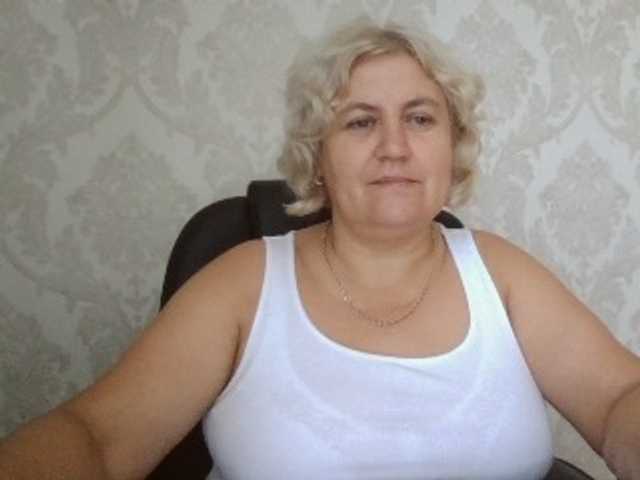 AngelaFamez webcam