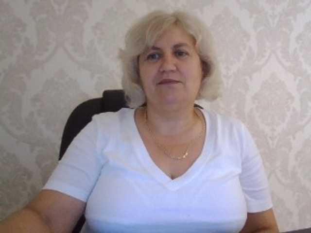 AngelaFamez webcam