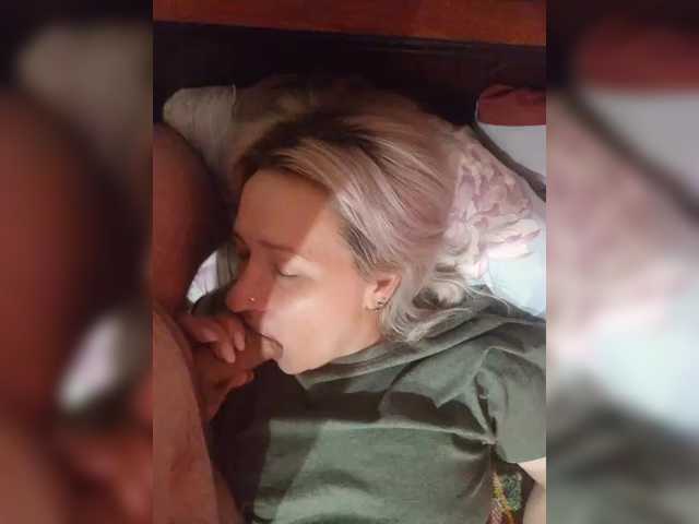 Entra en el chat con el modelo Andrei2409199 Andrei2409199