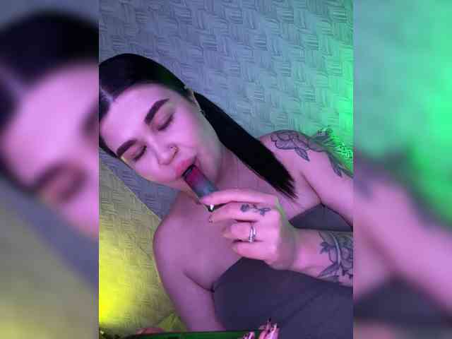 suchka-black- webcam