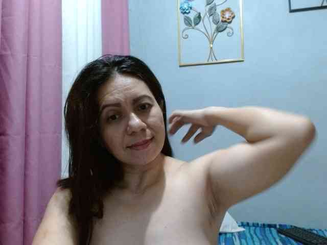 Scarletteb webcam