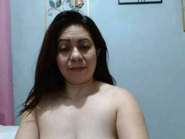 Scarletteb webcam