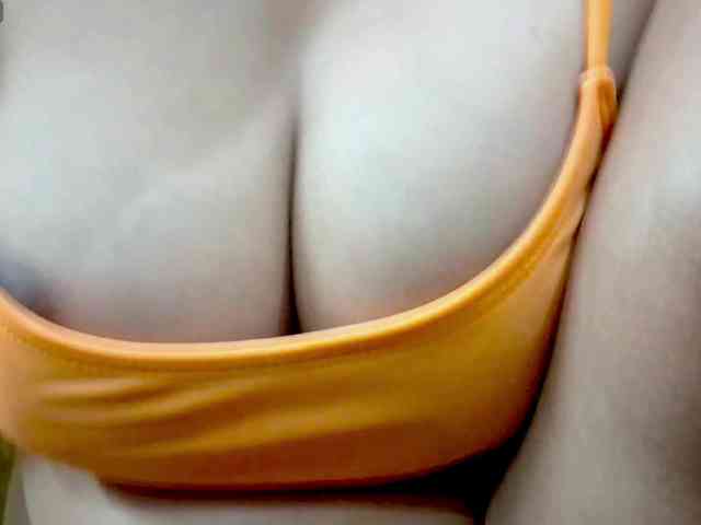 Nidhilove webcam