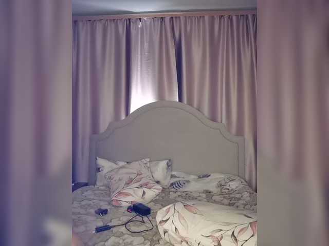 Entra en el chat con el modelo Her-Girl Her-Girl