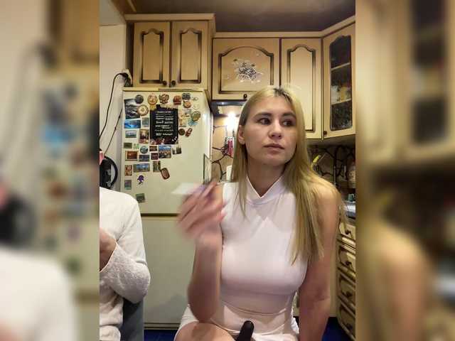 Vai a chattare su _Magic_ _Magic_