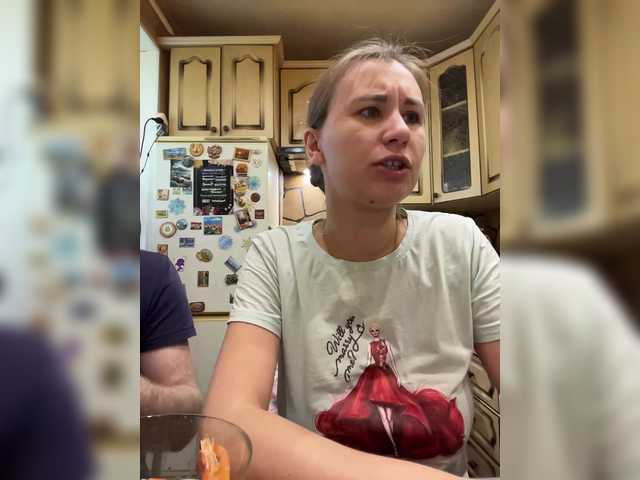 Рунетки: дрочит мужу и кончил на сиськи, секс чат бесплатно