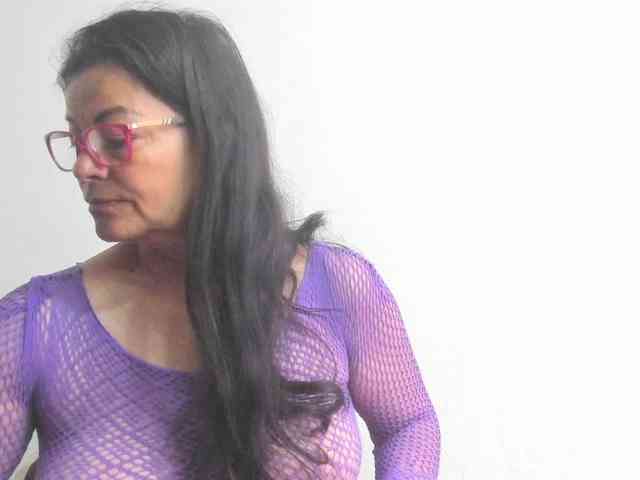 Ana-Mature webcam
