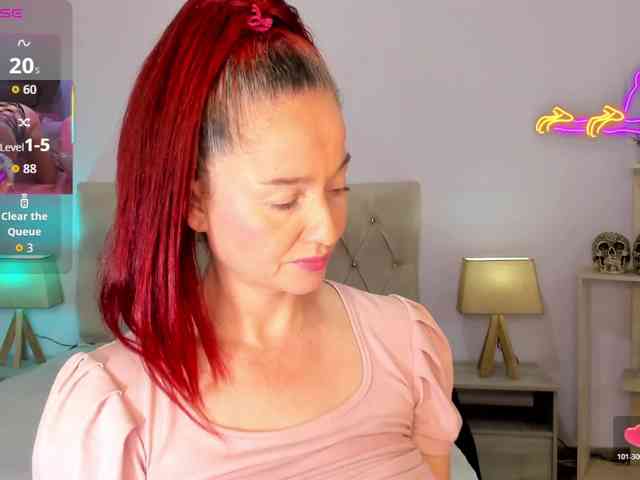 lucy-hott webcam