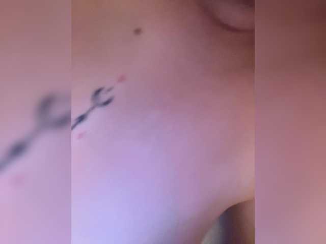 Entrez le videochat erotique avec le
modèle marsandvenera marsandvenera