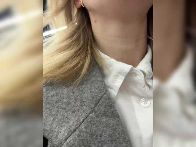 Entrez le videochat erotique avec le
modèle _SweetLady_ _SweetLady_