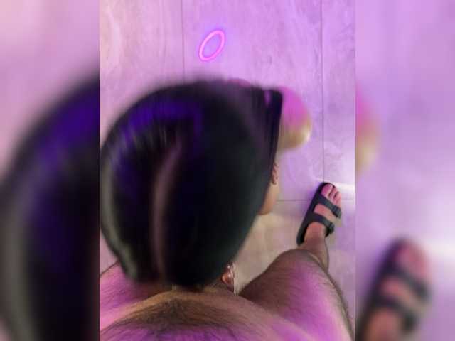 Entra en el chat con el modelo OhHoney OhHoney