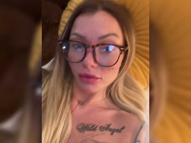 go to chat with WILD-ANGEL777