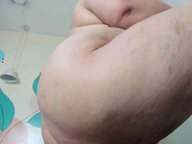 AlondraZaens webcam