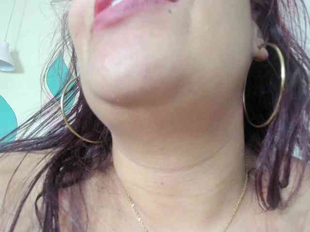 AlondraZaens webcam