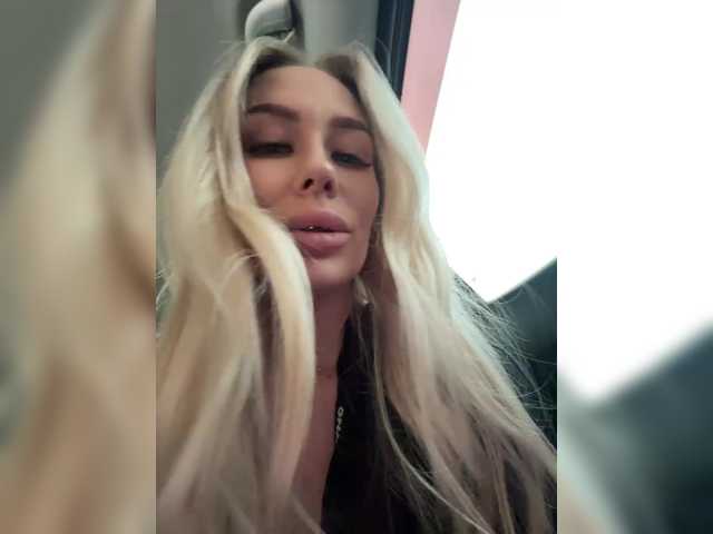 Accedi alla chat con il nickname -Estonia- -Estonia-