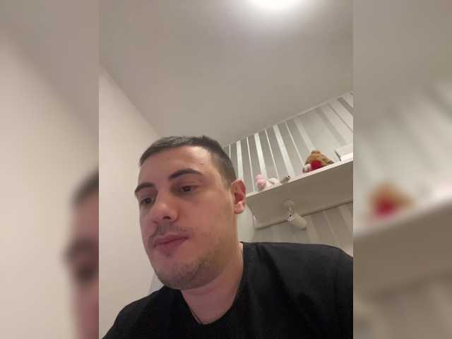 go to chat with Dream022