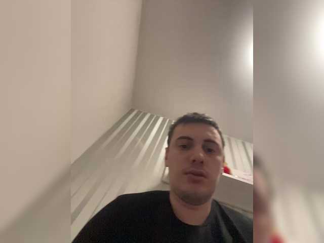 Accedi alla chat con il nickname Dream022 Dream022