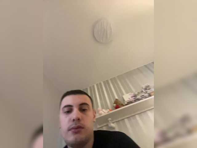 go to chat with Dream022