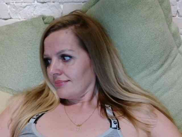AngelAlone webcam