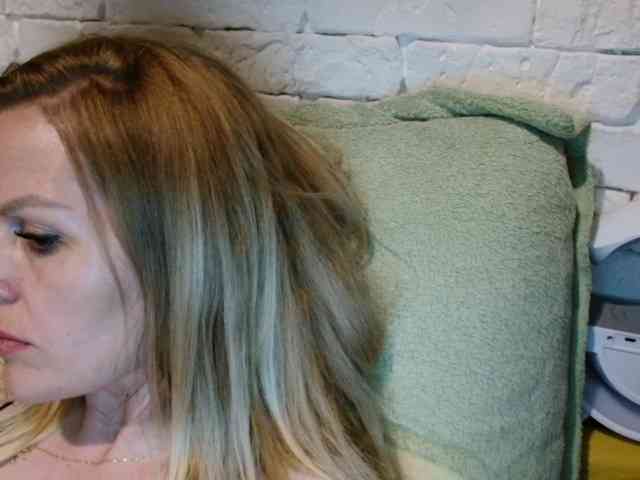 AngelAlone webcam