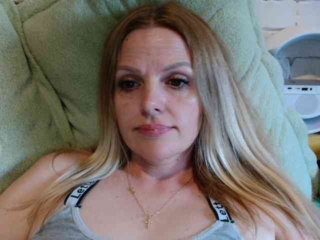 AngelAlone webcam
