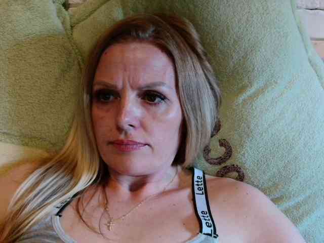 AngelAlone webcam