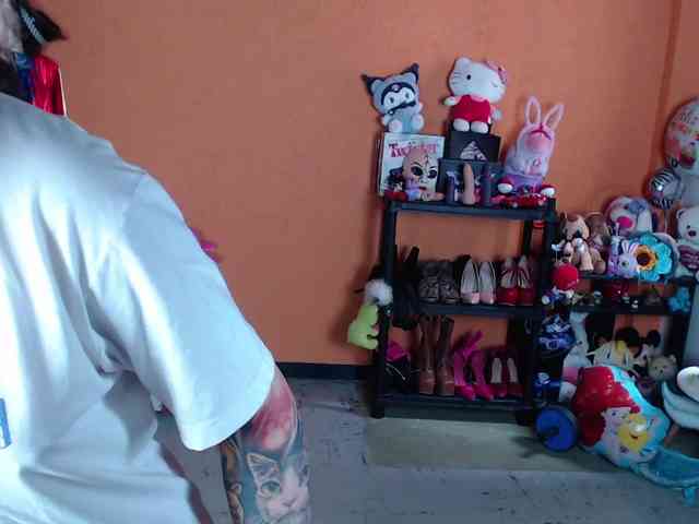 MissMia webcam